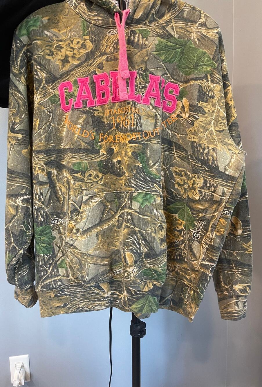 Cabela's Women's Camo Hoodie Pink Spellout Logo Seclusion 3D Vintage[size XL ]